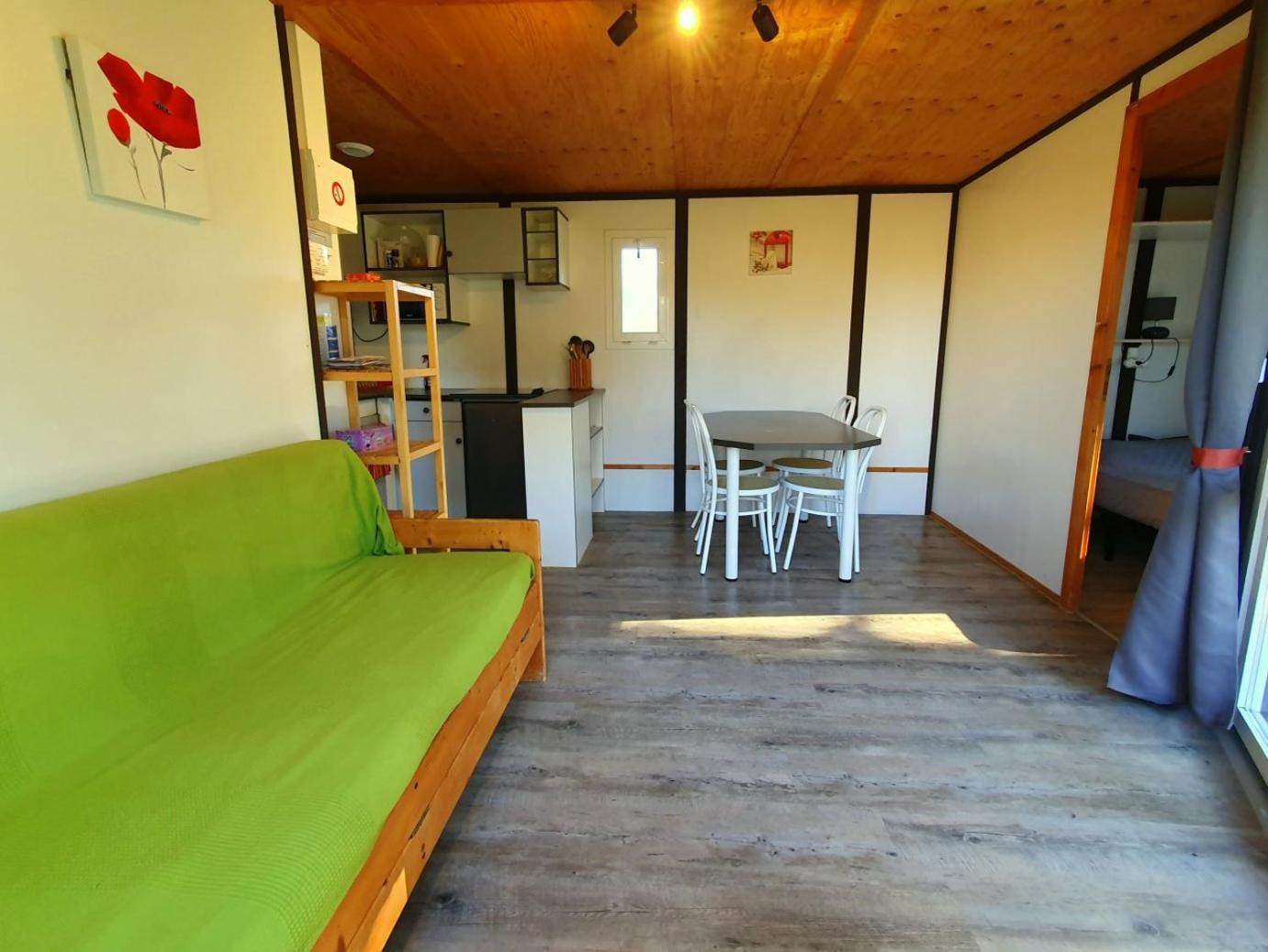 Les Chalets Du Quignon Autry-le-Chatel Exterior foto